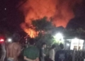 Rumah Tempat Jual Tabung Gas di Lemahabang Terbakar 2 Rumah Tempat Jual Tabung Gas Di Lemahabang Terbakar