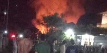Rumah Tempat Jual Tabung Gas di Lemahabang Terbakar 7 Rumah Tempat Jual Tabung Gas Di Lemahabang Terbakar