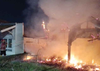 ODGJ Berulah, Rumah di Tegalgubug Cirebon Terbakar 9 Odgj Berulah, Rumah Di Tegalgubug Cirebon Terbakar