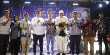 Ribuan Warga Padati Pertunjukan Kesenian Rakyat Di Desa Matangaji Cirebon