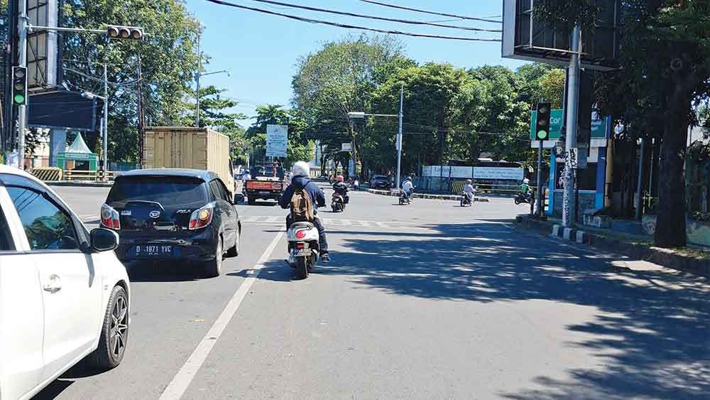 Fase APILL Simpang Pusdiklatpri dan Alun-alun Kejaksan Cirebon Diubah 1 Fase Apill Simpang Pusdiklatpri Dan Alun-Alun Kejaksan Cirebon Diubah