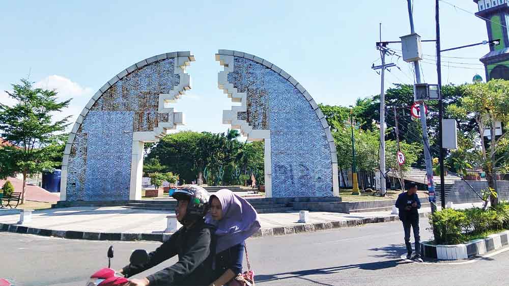 DPRD Kabupaten Cirebon Ingatkan DLH Perbaikan Alun-alun Pataraksa Jangan Ulang Kegagalan Masa Lalu 1 Dprd Kabupaten Cirebon Ingatkan Dlh Perbaikan Alun-Alun Pataraksa Jangan Ulang Kegagalan Masa Lalu