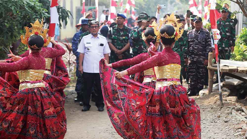 TMMD di Cirebon, Bupati Imron Harapkan Desa Luwungkencana Semakin Maju 1 Tmmd Di Cirebon, Bupati Imron Harapkan Desa Luwungkencana Semakin Maju