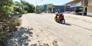 Jalan Kalilunyu Argasunya Cirebon Rusak Parah dan Berdebu 7 Jalan Kalilunyu Argasunya Cirebon Rusak Parah Dan Berdebu