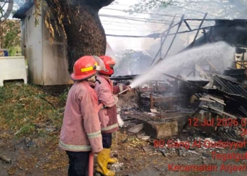 Warung Semi Permanen di Tegalgubug Cirebon Terbakar 6 Warung Semi Permanen Di Tegalgubug Cirebon Terbakar