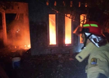 Kemarau Kebakaran Meningkat, Personel dan Armada Disdamkarmat Kabupaten Cirebon Terbatas 1 Kemarau Kebakaran Meningkat, Personel Dan Armada Disdamkarmat Kabupaten Cirebon Terbatas
