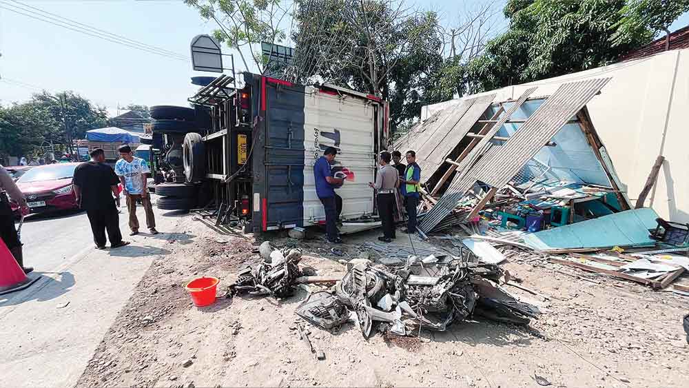 Kecelakaan di Cirebon, Sopir Truk Maut Gronggong Resmi Jadi Tersangka 1 Kecelakaan Di Cirebon, Sopir Truk Maut Gronggong Resmi Jadi Tersangka