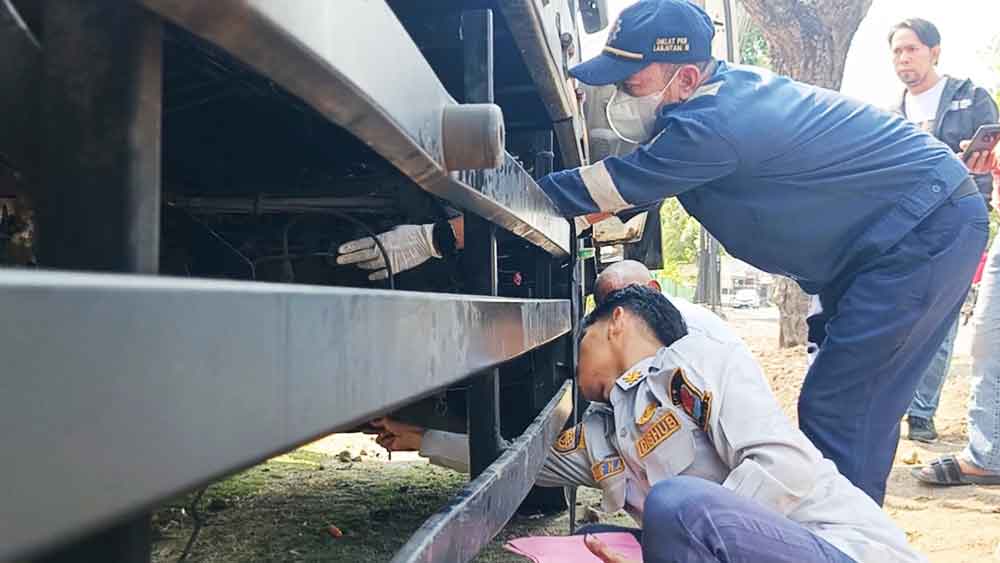 Misteri Penyebab Kecalakaan di Gronggong Cirebon Belum Terungkap, Dishub Cek Truk Kontainer 1 Misteri Penyebab Kecalakaan Di Gronggong Cirebon Belum Terungkap, Dishub Cek Truk Kontainer