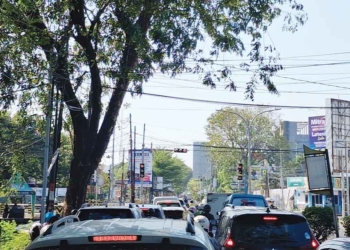 Aturan Baru Lampu Merah Buat Antrean Mengular Di Cirebon