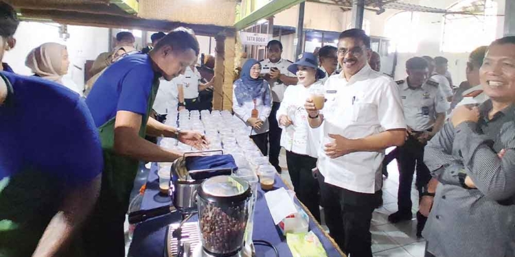 Warga Binaan Lapas Cirebon Dilatih Konstruksi 6 Warga Binaan Lapas Cirebon Dilatih Konstruksi