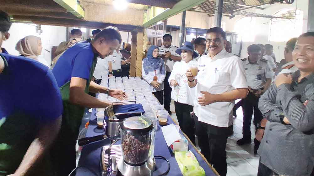 Warga Binaan Lapas Cirebon Dilatih Konstruksi 1 Warga Binaan Lapas Cirebon Dilatih Konstruksi