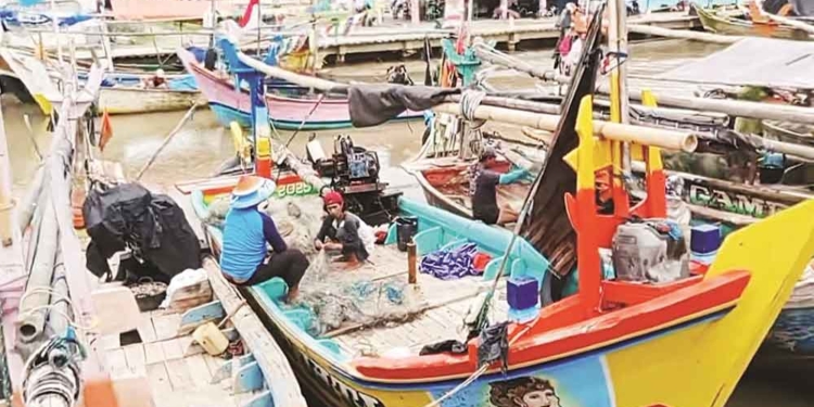15.000 Nelayan Kabupaten Cirebon Belum Tercover Perlindungan, Bantuan Iuran BPJS Ketenagakerjaan Baru 2.880 Nelayan 6 15.000 Nelayan Kabupaten Cirebon Belum Tercover Perlindungan, Bantuan Iuran Bpjs Ketenagakerjaan Baru 2.880 Nelayan