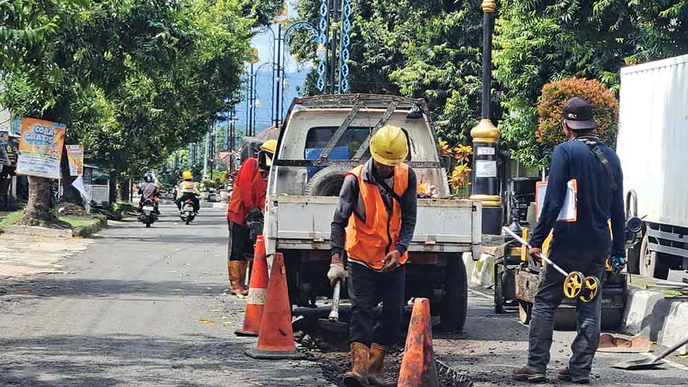 91 Proyek Pekerjaan Peningkatan Jalan di Kabupaten Cirebon Senilai Rp80 Miliar Mulai Digarap 1 91 Proyek Pekerjaan Peningkatan Jalan Di Kabupaten Cirebon Senilai Rp80 Miliar Mulai Digarap