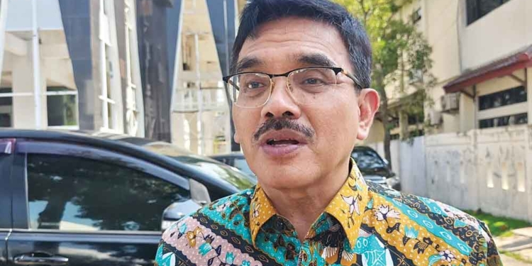 Pelayanan Publik Tak Boleh Tersandra PBB, Sekda Kota Cirebon Sebut Kelurahan Salah Paham Instruksi Wali Kota 6 Pelayanan Publik Tak Boleh Tersandra Pbb, Sekda Kota Cirebon Sebut Kelurahan Salah Paham Instruksi Wali Kota