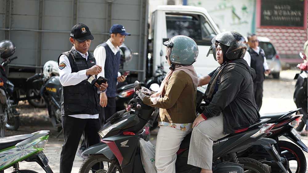 Bapenda Kabupaten Cirebon Laksanakan Pelayanan Pajak Kendaraan Bermotor 1 Bapenda Kabupaten Cirebon Laksanakan Pelayanan Pajak Kendaraan Bermotor