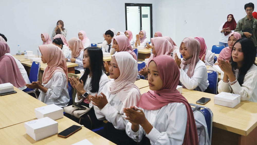 Tak Cukup Cakap Teknologi, Diskominfo Kabupaten Cirebon Dorong Anak Bangun Budaya Bermedia Sosial yang Sehat 1 Tak Cukup Cakap Teknologi, Diskominfo Kabupaten Cirebon Dorong Anak Bangun Budaya Bermedia Sosial Yang Sehat