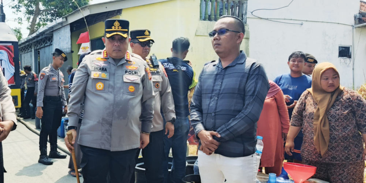 1.700 KK di Desa Slangit Cirebon Krisis Air Bersih, Kekeringan Jadi Persoalan Tahunan 6 1.700 Kk Di Desa Slangit Cirebon Krisis Air Bersih, Kekeringan Jadi Persoalan Tahunan