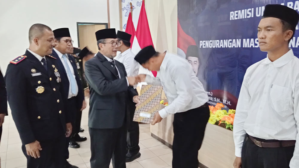 1.279 Narapidana Lapas Narkotika Cirebon Dapat Remisi 1 1.279 Narapidana Lapas Narkotika Cirebon Dapat Remisi