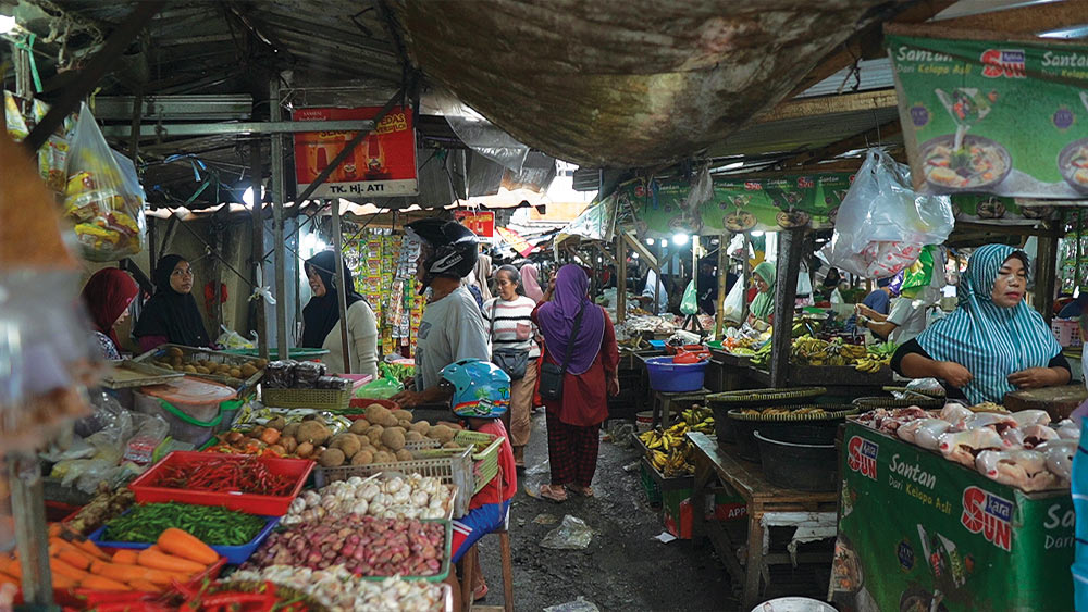 Capaian Retribusi 9 Pasar Pemkab Cirebon Baru 62,18 persen 1 Capaian Retribusi 9 Pasar Pemkab Cirebon Baru 62,18 Persen