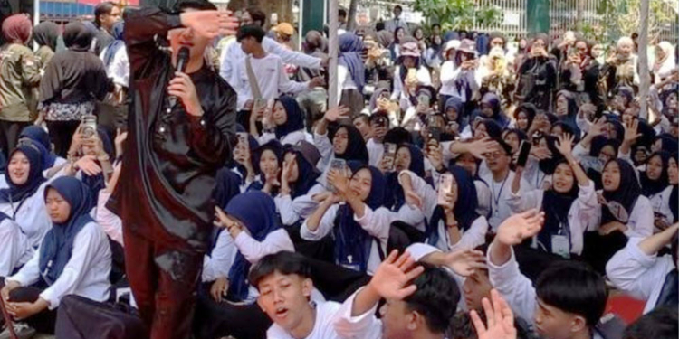 ACTRA 2026 PBAK FDKI UIN Siber Cirebon Dorong Transformasi Karakter Mahasiswa 6 Suasana Actra 2026 Pbak Fdki Digelar Di Halaman Gedung Rektorat Uin Siber Cirebon, Kamis, 27 Agustus 2026.