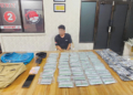 Polisi Bekuk Tiga Pengedar di Cirebon, 6.964 Butir Obat Keras Ilegal Disita 2 Polisi Bekuk Tiga Pengedar Di Cirebon, 6.964 Butir Obat Keras Ilegal Disita