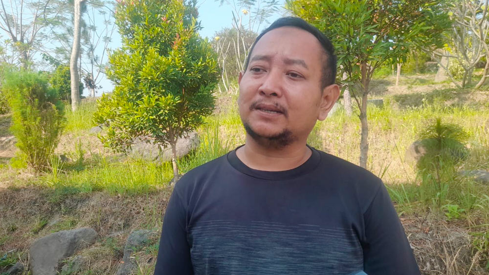Akui Limbah Cemari Lingkungan, Perajin Batu Alam Cirebon Minta Pendampingan Pemerintah 2 Perajin Batu Alam Cirebon