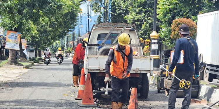 Dputr Kabupaten Cirebon Sudah Realisasikan Rekonstruksi Jalan 26,95 Km