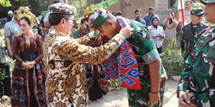TMMD Selesai, Bupati Cirebon Apresiasi Karya TNI untuk Masyarakat 6 Tmmd Selesai, Bupati Cirebon Apresiasi Karya Tni Untuk Masyarakat