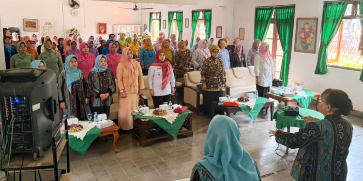 Wakil Wali Kota Cirebon Siti Farida Bahas Ekonomi Keluarga dan Stunting di Pertemuan GOW Ciayumajakuning 6 Suasana Pertemuan Gow Se-Ciayumajakuning Di Aula Gow Kota Cirebon
