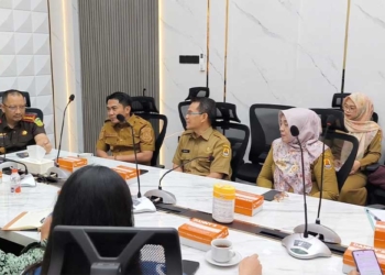 Eks Lapangan Golf Ciperna Dibahas untuk Dikembangkan Jadi Kawasan Ekonomi 1 Pemkab Cirebon Dan Direktur Lman Ri Membahas Rencana Pemanfaatan Aset Milik Kementerian Keuangan Di Kawasan Ciperna, Kecamatan Talun, Termasuk Eks Lapangan Golf Agar Memberikan Dampak Ekonomi, Selasa, 29 September 2026.