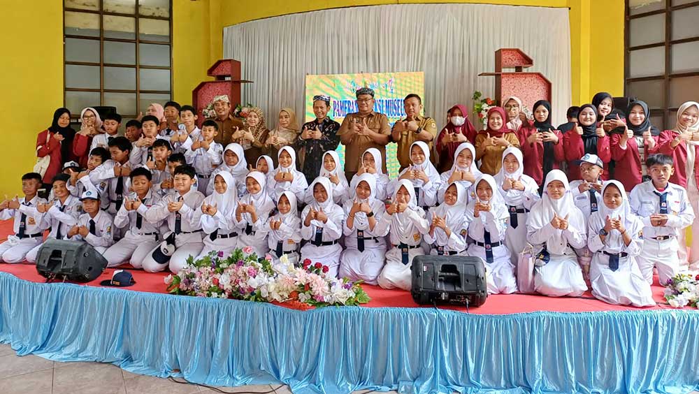 Museum Pangeran Cakrabuana Cirebon Pamerkan Koleksi Budaya dan Gelar Lomba Pelajar 1 Disbudpar Kabupaten Cirebon Menggelar Pameran Koleksi Museum Pangeran Cakrabuana Di Jalan Sunan Drajat Nomor 9, Sumber, Kabupaten Cirebon, 28 September Hingga 1 Oktober 2026.