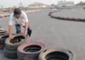 Ketua Imi Kabupaten Cirebon, Mulyono, Saat Mengecek Lintasan Sirkuit Road Race Di Stadion Watubelah, Kamis, 10 September 2026.