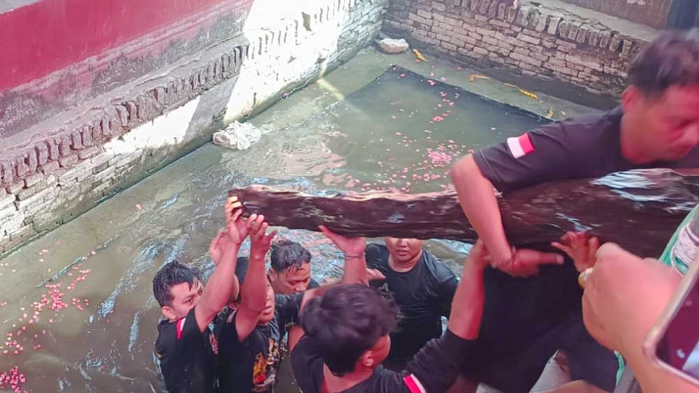Muludan Tuk, Tradisi Buyut Kayu Perbatang di Kertawinangun Sejak 1965 1 Tradisi Buyut Kayu Perbatang Di Kertawinangun.