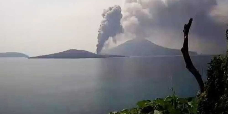 Warga Diminta Waspada Risiko Abu Vulkanik Gunung Anak Krakatau 6 Abu Vulkanik Gunung Anak Krakatau