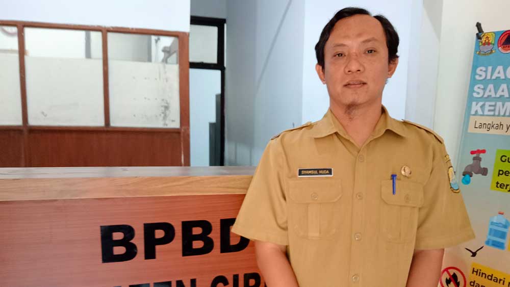 Abu Vulkanik Erupsi Gunung Anak Krakatau Mulai Dirasakan Warga Kabupaten Cirebon 2 Plt Kepala Pelaksana Bpbd Kabupaten Cirebon, Syamsul Huda.