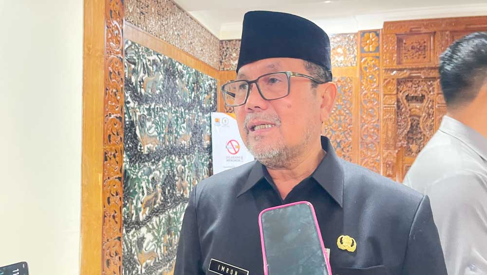 Pemkab Cirebon Belum Hitung Anggaran untuk Pengangkatan PPPK Paruh Waktu 1 Bupati Cirebon, H Imron Saat Di Wawancara Terkait Pppk Paruh Waktu Setelah Kegiatan Paripurna Di Dprd Kabupaten Cirebon, Selasa, 29 September 2026.