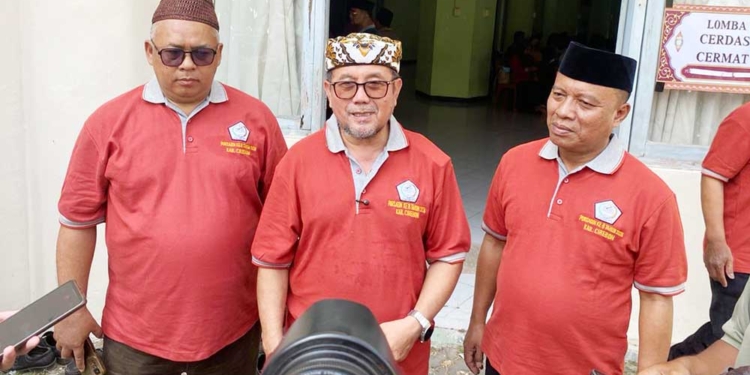 Ratusan Santri Ikuti Porsadin VIII Kabupaten Cirebon, Juara Akan Wakili ke Tingkat Jabar 6 Bupati Cirebon, Drs H Imron Mag (Tengah) Memberikan Keterangan Pers Usai Membuka Porsadin Viii Tingkat Kabupaten Cirebon, Rabu, 2 September 2026.