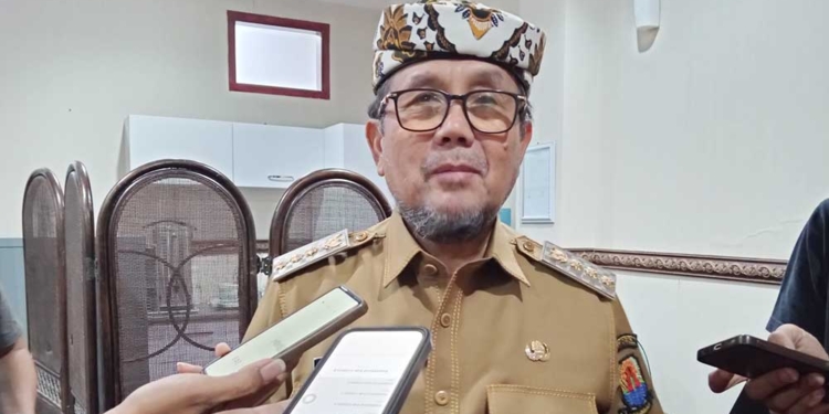 Futsal Bupati Cirebon Cup Libatkan Lebih dari 1.000 SD dan MI, Berpotensi Masuk Rekor MURI 6 Bupati Cirebon, H Imron, Saat Memberikan Keterangan Pers Terkait Pelaksanaan Futsal Bupati Cup Tingkat Sd Dan Mi Se-Kabupaten Cirebon, Selasa, 15 September 2026.