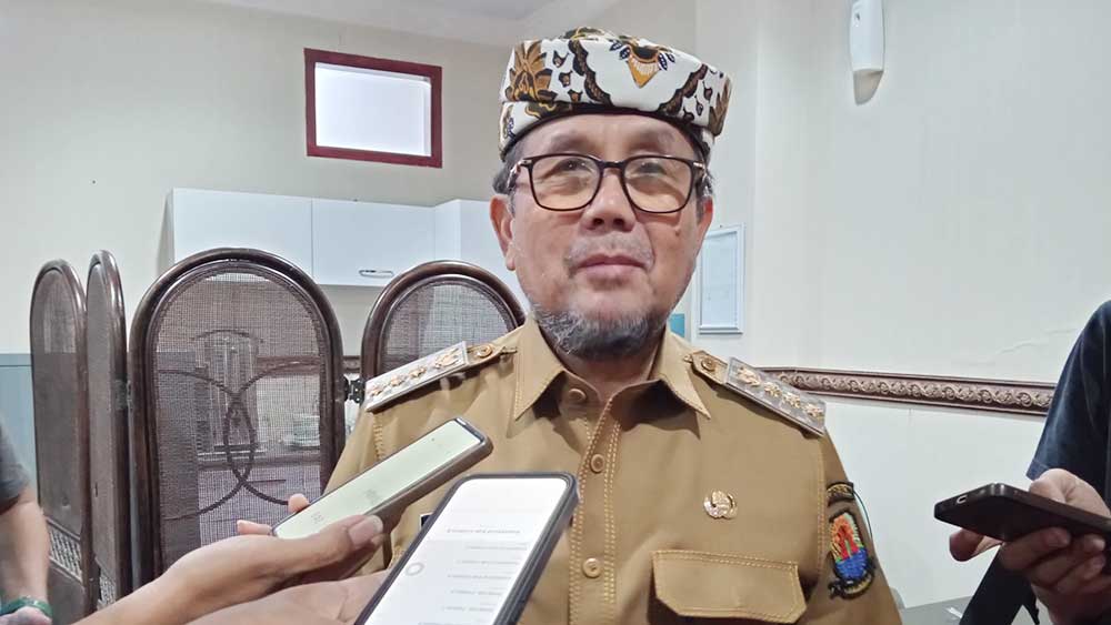 Futsal Bupati Cirebon Cup Libatkan Lebih dari 1.000 SD dan MI, Berpotensi Masuk Rekor MURI 1 Bupati Cirebon, H Imron, Saat Memberikan Keterangan Pers Terkait Pelaksanaan Futsal Bupati Cup Tingkat Sd Dan Mi Se-Kabupaten Cirebon, Selasa, 15 September 2026.