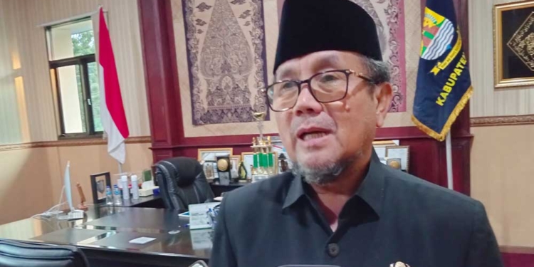 Pemkab Cirebon Belum Rencanakan Salat Istisqa, Masih Koordinasi dengan MUI 6 Bupati Cirebon H Imron.