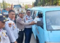 Dishub Kabupaten Cirebon Berbagi di Peringati Harhubnas ke-55 19 Dishub Kabupaten Cirebon Bersama Satlantas Polresta Cirebon Memberikan Bantuan Paket Sembako Kepada Para Pelaku Transportasi Di Kabupaten Cirebon Dalam Rangka Memperingati Harhubnas Ke-55 Tahun 2026, Selasa, 15 September 2026.