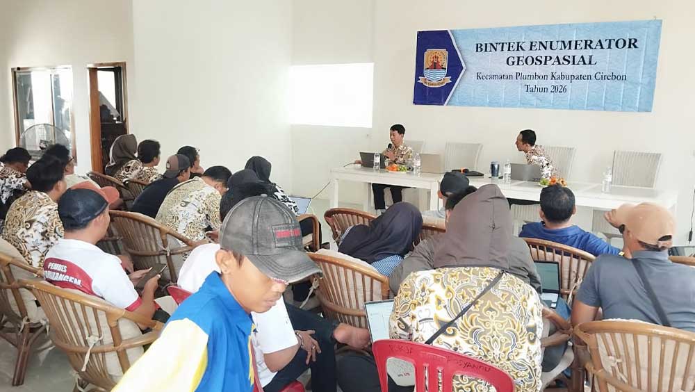 Diskominfo Kabupaten Cirebon Perkuat Tata Kelola Data Aparatur Desa di Plumbon 1 Suasana Penguatan Kapasitas Aparatur Desa Dalam Mengelola Data Yang Digelar Diskominfo Kabupaten Cirebon Bertempat Di Kantor Desa Bodesari, Kecamatan Plumbon, Jumat, 25 September 2026.