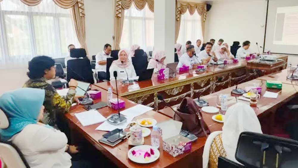 DPRD Kabupaten Cirebon Soroti Kepesertaan BPJS Kesehatan, Baru 65 Persen Penduduk Terlindungi 1 Dprd Kabupaten Cirebon Membahas Rancangan Perubahan Kua-Ppas Tahun Anggaran 2026 Bersama Dinas Kesehatan Kabupaten Cirebon.