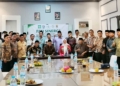 Ketua Dprd Kabupaten Cirebon, Sophi Zulfia Bersama Aktivis Rabithah Ma’ahid Islamiyah Nahdlatul Ulama (Rmi Nu) Kabupaten Cirebon.