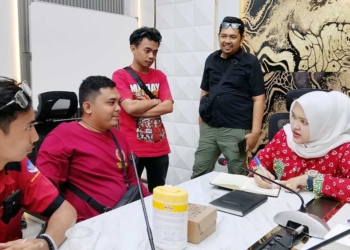 Ketua DPRD Kabupaten Cirebon Terima Audiensi KBPBI, Desak UU Perlindungan Ketenagakerjaan Terbit Oktober 2026 1 Ketua Dprd Kabupaten Cirebon Dr. Sophi Zulfia, Sh Mh (Kanan) Saat Menerima Audiensi Kbpbi Kabupaten Cirebon.