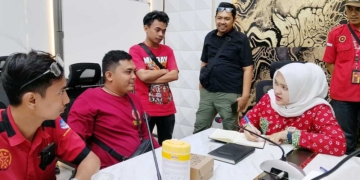 Ketua Dprd Kabupaten Cirebon Dr. Sophi Zulfia, Sh Mh (Kanan) Saat Menerima Audiensi Kbpbi Kabupaten Cirebon.