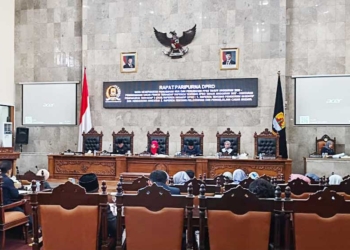 RAPBD 2027 Rp4,26 Triliun, DPRD Kabupaten Cirebon Soroti Ketergantungan Transfer Pusat 1 Suasana Rapat Paripurna Dprd Kabupaten Cirebon Membahas Pandangan Umum (Pu) Fraksi Terhadap Rapbd 2027, Senin, 14 September 2026.