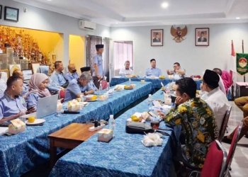 Evaluasi Perumda Pasar Berintan, DPRD Kota Cirebon Soroti PAD dan Pedagang di Luar Pasar 1 Suasana Evaluasi Kinerja Direksi Baru Perumda Pasar Berintan Kota Cirebon, Selasa, 15 September 2026.