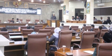 Suasana Rapat Paripurna Yang Membahas Perubahan Kua-Ppas Tahun Anggaran 2026 Bertempat Di Gedung Dprd Kota Cirebon, Kamis, 10 September 2026.