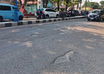 Pemkot Cirebon Andalkan Dana Pusat Rp7,6 Miliar untuk Perbaikan Jalan Wahidin 1 Kondisi Jalan Wahidin, Kota Cirebon Sebelum Diperbaiki, Rabu, 23 September 2026.